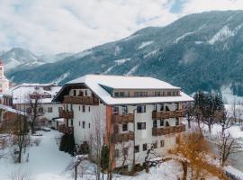 Strasserwirt - Ansitz zu Tirol，位于施特拉森的酒店