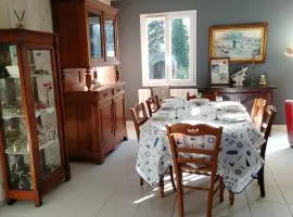 House with garden near the sea in Mesquer