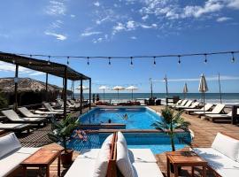 The Point Mancora Beach - Hostel Juvenil de Fiesta，位于曼克拉的酒店