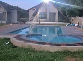 Tsetsebjwe Lodge，位于Baines Drift的酒店