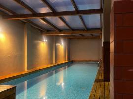 Casa Los Faroles，位于昆卡的酒店