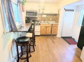 2 BD, pet friendly, 10 min to Pier Parking for 3