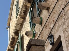 Villa Varoš-Charming Stone House in Split Old Town，位于斯普利特的酒店