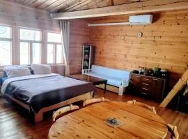 Riverside Cabin in Äänekoski Sauna, Hot Tub & Northern Lights