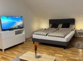 Großes Stadt Zimmer