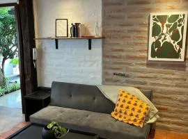 Inca Haus Modern Apartment with Garden Access