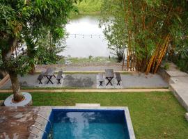 Amsri Hotels Airport Transit，位于卡图纳耶克的酒店