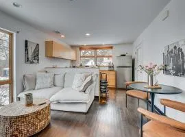 Couple’s Retreat Near UVM! Unique Studio w/ Deck