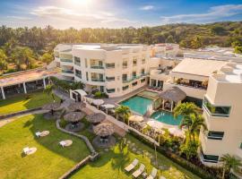 Artisan Playa Esmeralda Family Beach Hotel，位于查察拉卡斯的酒店