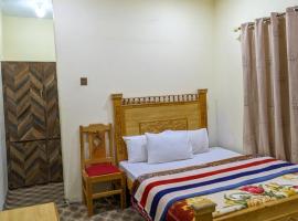 MANOKUR - E- BASA HOTEl，位于Minapin的酒店