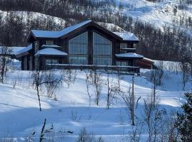 Målselv Fjellandsby Nordlyshytte，位于Bergset的酒店