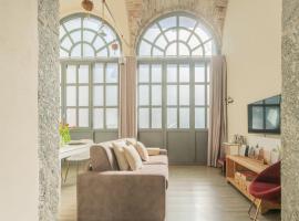 Romantic Escape city centre with Jacuzzi Par...，位于科莫的酒店