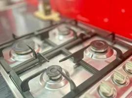 Super cozy house with tub - central