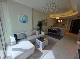 Luxury 1BR with Four Seasons View Bahrain Bay