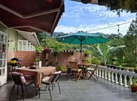 ParabonHaus Kopitiam - Bed & Breakfast