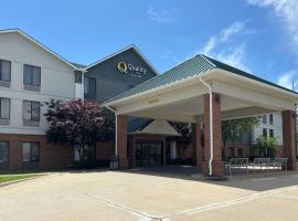 Quality Inn Warrensburg，位于沃伦斯堡的酒店
