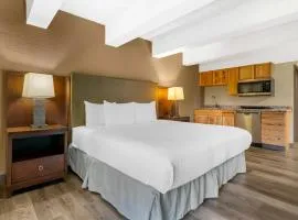Fairway Inn and Suites, an Ascend Collection Hotel