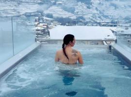 Wine Hotel Ristorante San Carlo - Boutique Hotel & SPA，位于Chiuro的酒店