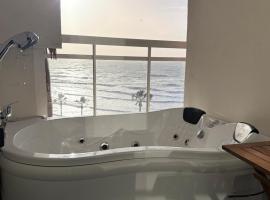 קו המים - Waterline סוויטות עם גקוזי הכי קרוב לים，位于内坦亚的酒店