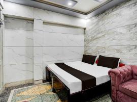 Hotel O Deep Hotel，位于Murādnagar的酒店