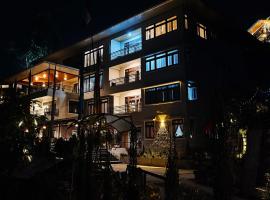 Nabhasa Courtyard Family Home and 2 BHK Apartments Mountain View Stay in Gangtok, Sikkim，位于甘托克的住宿