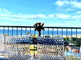 Panoramic Sea View - Terrace - Air Conditioning - 2 Bedrooms - Wifi - Kitchen - Tram