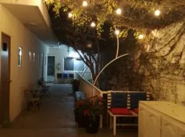 El Cubanito Cafe y hospedaje