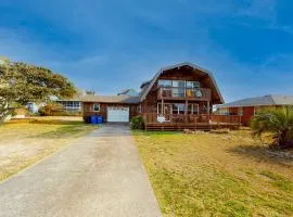 Beautiful house w/Shared Pool, Private Washer/Dryer, Central AC, Free WiFi