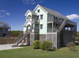 Dog-friendly house with AC, W/D, private pool, & hot tub，位于Waves的酒店