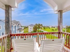 Spacious home with private pool, hot tub, pool table & central AC，位于Waves的酒店