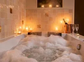 Suite Marrakech avec jacuzzi privatif Love Room romantique proche Toulouse