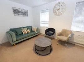 Charming 5-Bedroom Townhouse in Central Gloucester