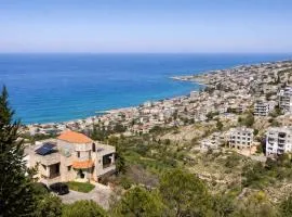 Modern 3 BDRM Flat 3-Minute Drive from Jadra & Jiyeh