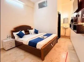 5 min walking Distance Ram Mandir & hanuman gari "The Sanjivani inn" PH 639"430"9613