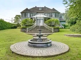 Private Waterfront Villa 9 BR Peaceful