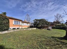 Beautiful villa in Pully - Lavaux，位于Pully的酒店