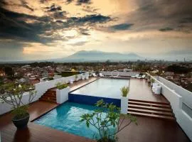 Ascent Hotel & Cafe Malang