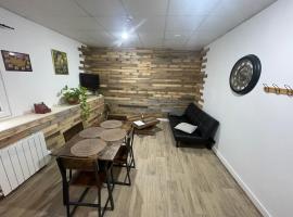 Gîte la Chouette calme nature détente et jacuzzi-Les gites de la perle de Vouglans-，位于Cernon的酒店
