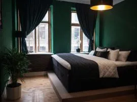 Greenbrook - Black Suite