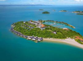 The Westin Nirup Island Resort & Spa，位于Belakangpadang的酒店