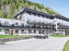 Resort by the Lake - Pool & Sauna