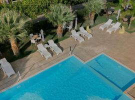 拉特拉诺斯特拉公寓，位于科林斯的酒店