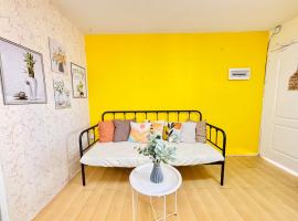 Your Comfort Zone Staycation1，位于马尼拉的酒店