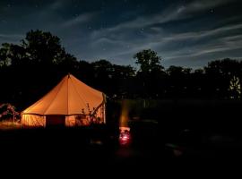 Glamping Royal - View Glamping Zomergem，位于Lievegem的酒店