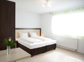 Naturparkhotel & Landgasthof Stromberg，位于萨森海姆的酒店