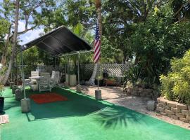 Paradise Found-Key Largo Kampground Divers Welcome，位于基拉戈的酒店
