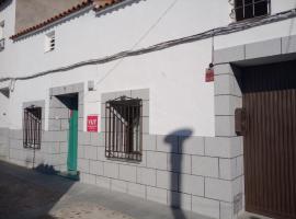 Los Tres Lobitos，位于Orgaz的酒店