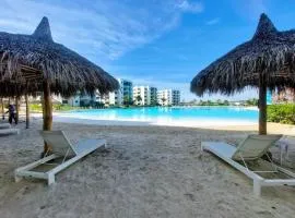 Apartment with balcony overlooking crystal-clear lagoon and
