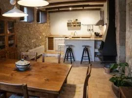 Casa rural amb BBQ, riu i muntanya - by CaLQuEROL - 12 pax