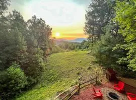 Ellijay Hideaway with Hot Tub, Views and Game Room!